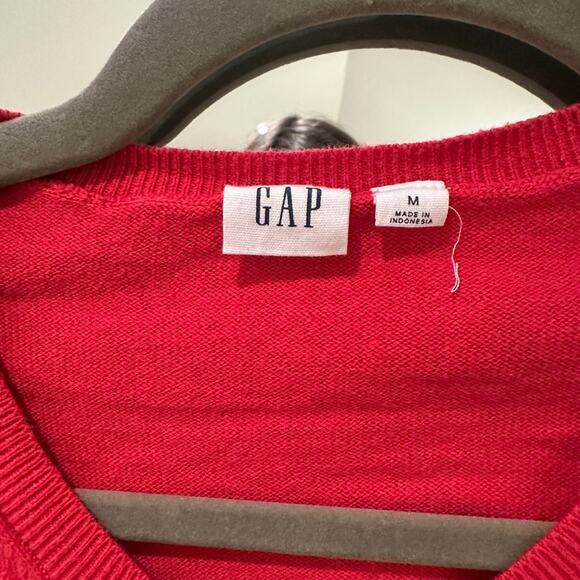 GAP FACTORY Red Cardigan Sweater M Medium ‘Slipper Red’ Soft Knit Casual Classic - Picture 2 of 3